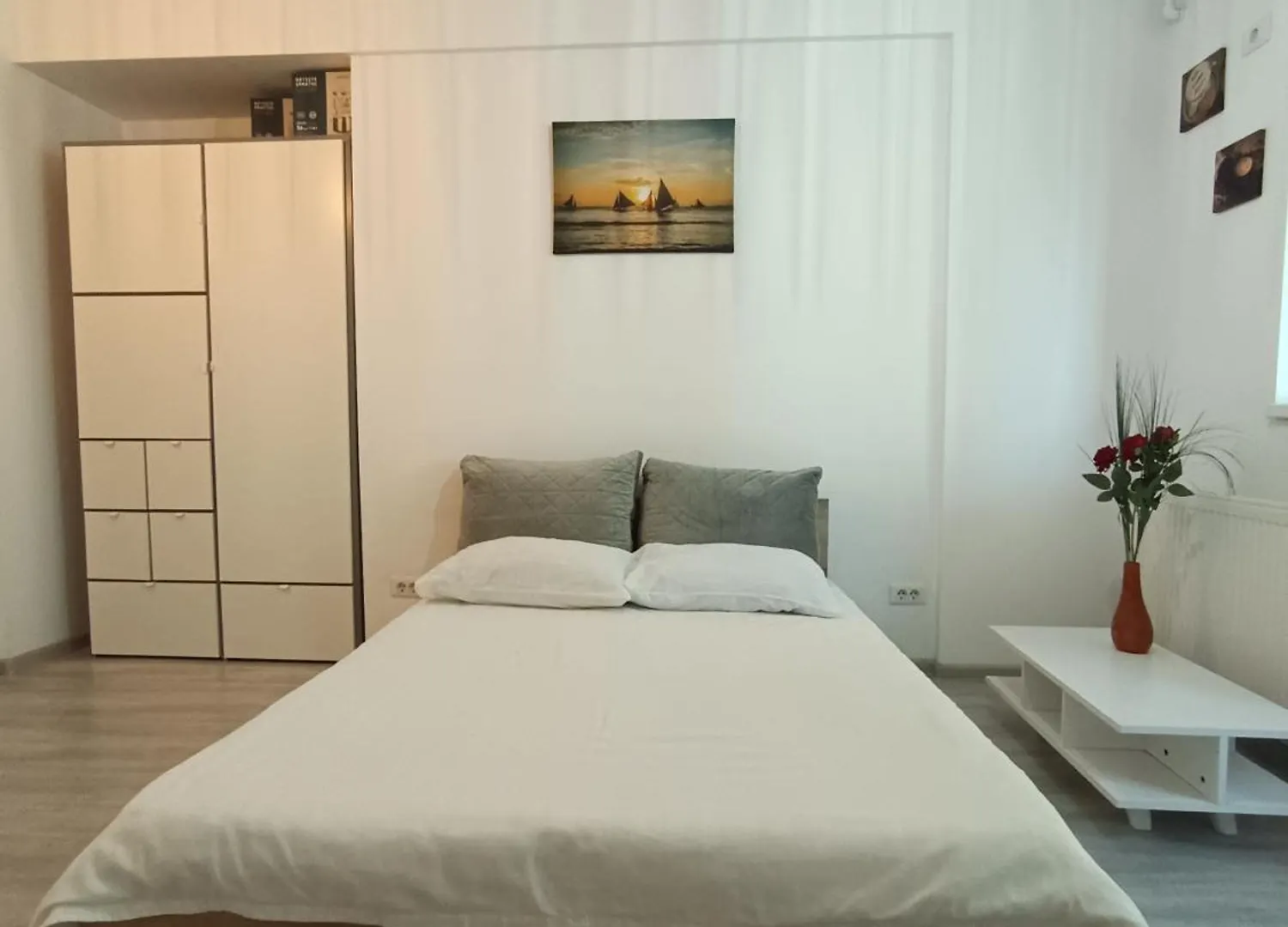 Elegant Studio Militari Private Parking Self Check In Netflix New Building Bucharest