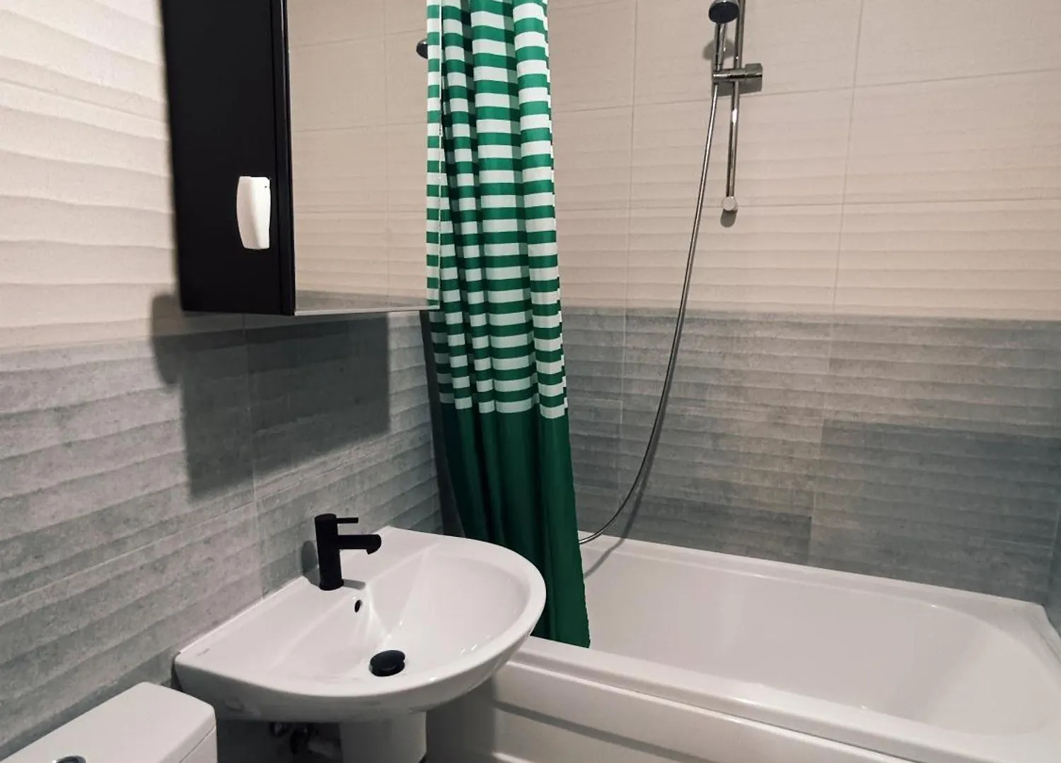 Apartment Elegant Studio Militari Private Parking Self Check In Netflix New Building Bucharest