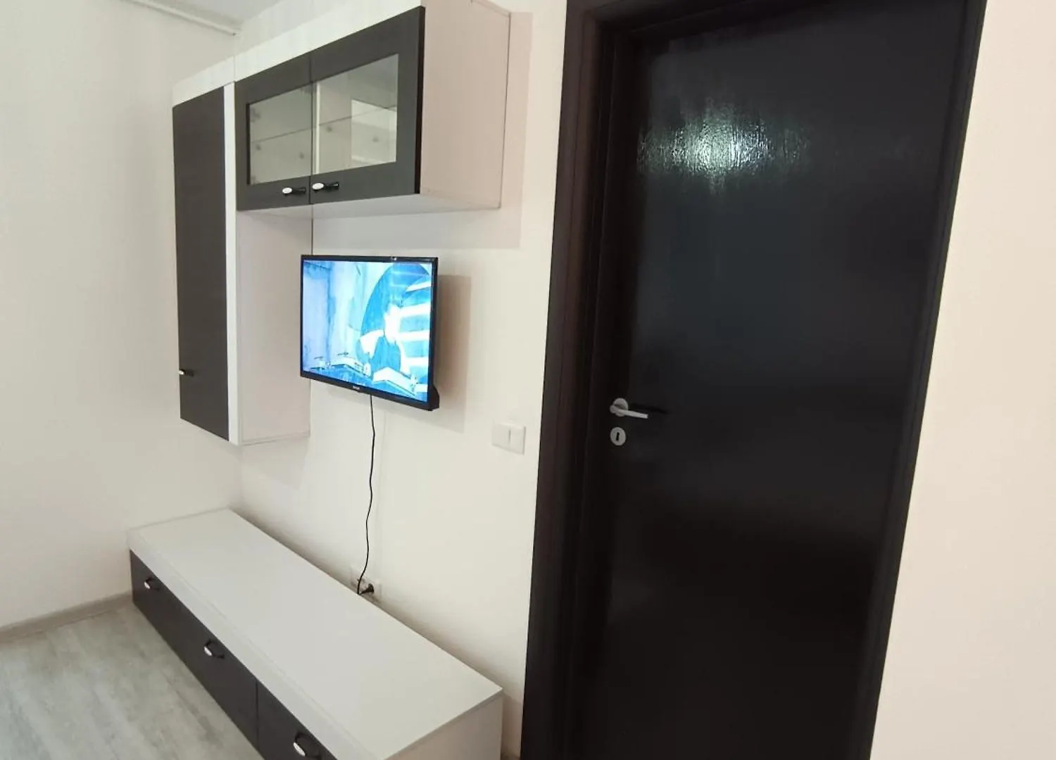 Elegant Studio Militari Private Parking Self Check In Netflix New Building Bucharest Apartment